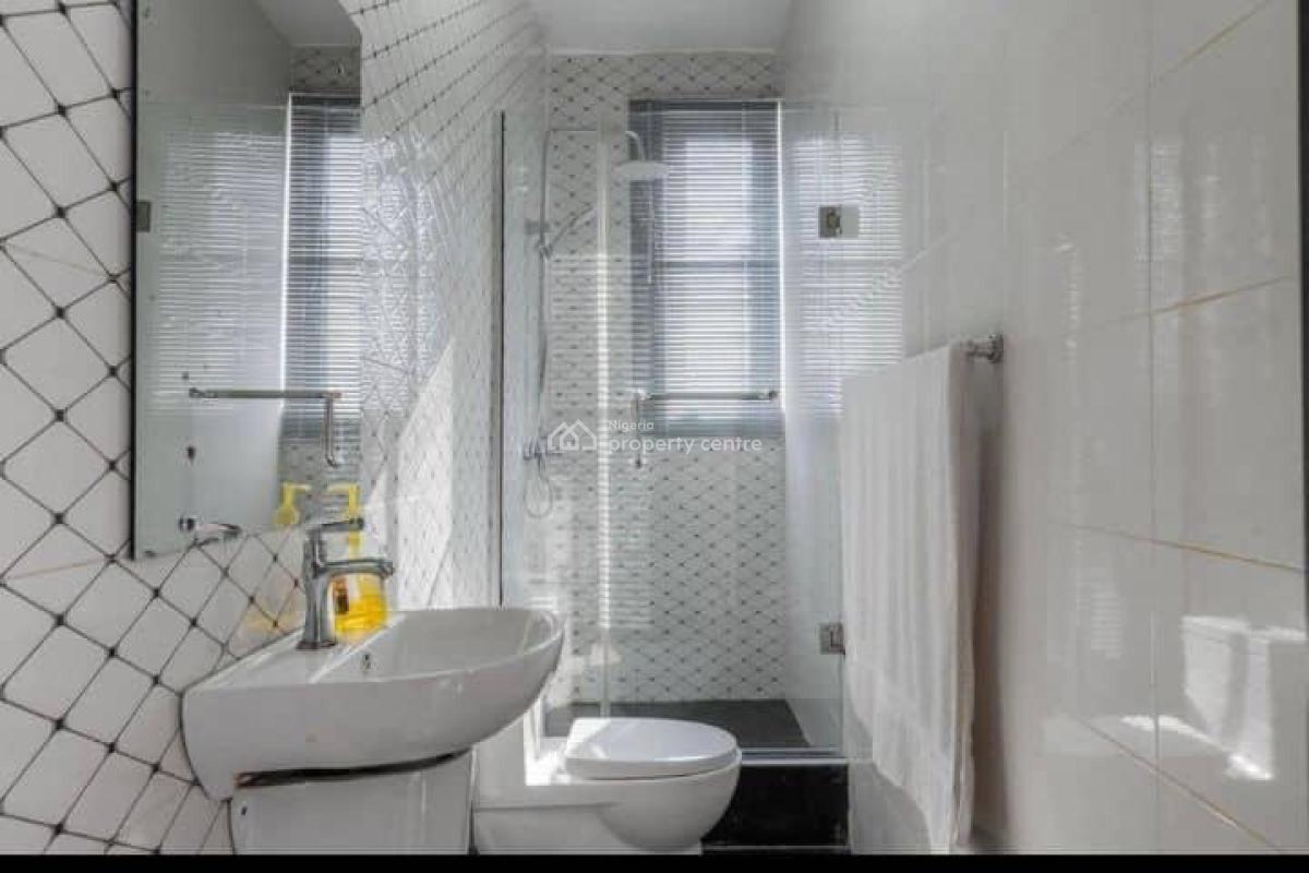 Luxurious 2 Bedroom Apartment with Excellent Features, Lekki Phase 1, Lekki, Lagos, Flat / Apartment Short Let