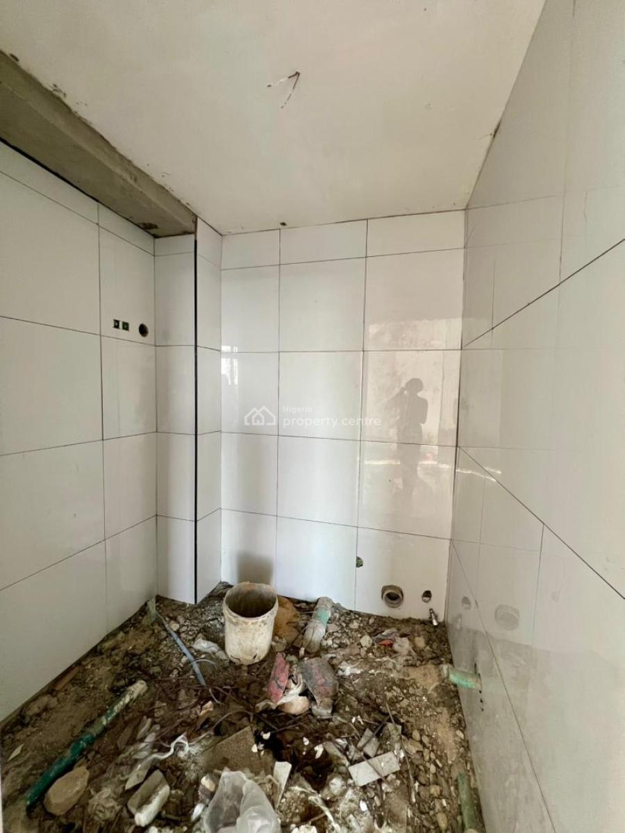Fantastic Carved 2 Bedroom, Penthouse Studio Apartment, Chevron, Lekki Phase 2, Lekki, Lagos, Block of Flats for Sale