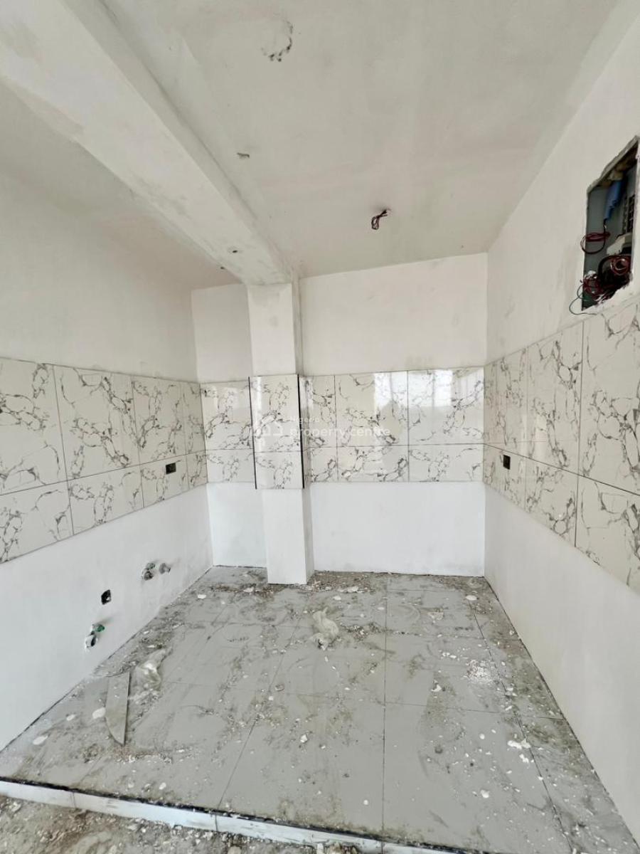 Fantastic Carved 2 Bedroom, Penthouse Studio Apartment, Chevron, Lekki Phase 2, Lekki, Lagos, Block of Flats for Sale