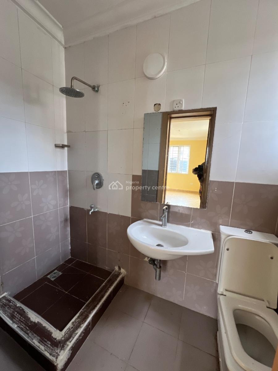 Spacious 3 Bedroom Apartment with Bq, Pool and Gym, Lekki Phase 1, Lekki, Lagos, Flat / Apartment for Rent