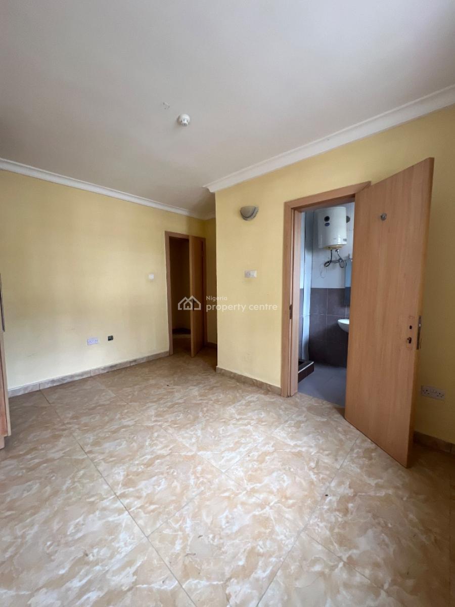 Spacious 3 Bedroom Apartment with Bq, Pool and Gym, Lekki Phase 1, Lekki, Lagos, Flat / Apartment for Rent