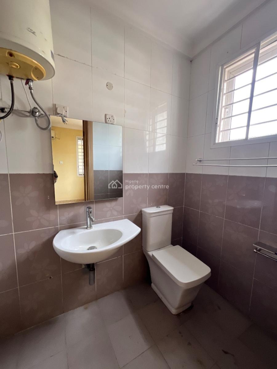 Spacious 3 Bedroom Apartment with Bq, Pool and Gym, Lekki Phase 1, Lekki, Lagos, Flat / Apartment for Rent
