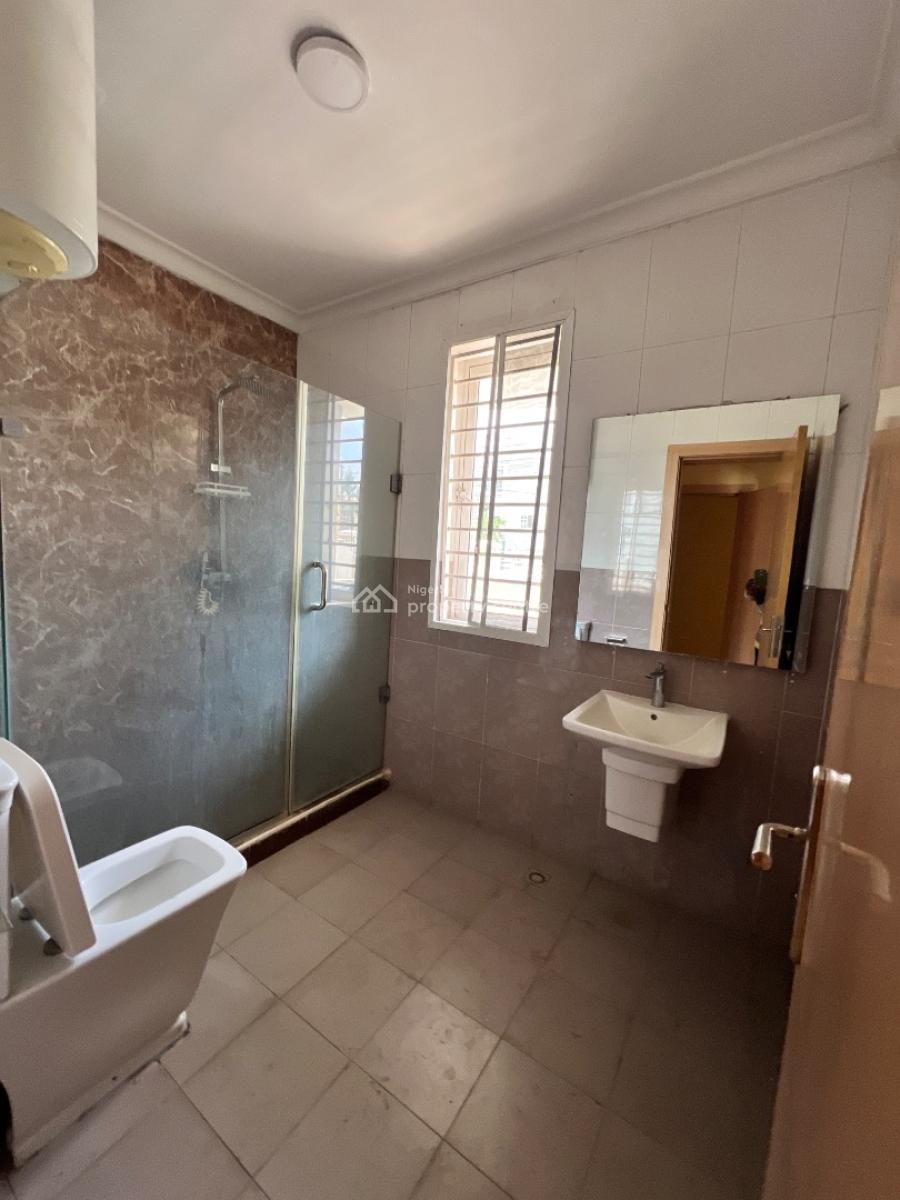Spacious 3 Bedroom Apartment with Bq, Pool and Gym, Lekki Phase 1, Lekki, Lagos, Flat / Apartment for Rent
