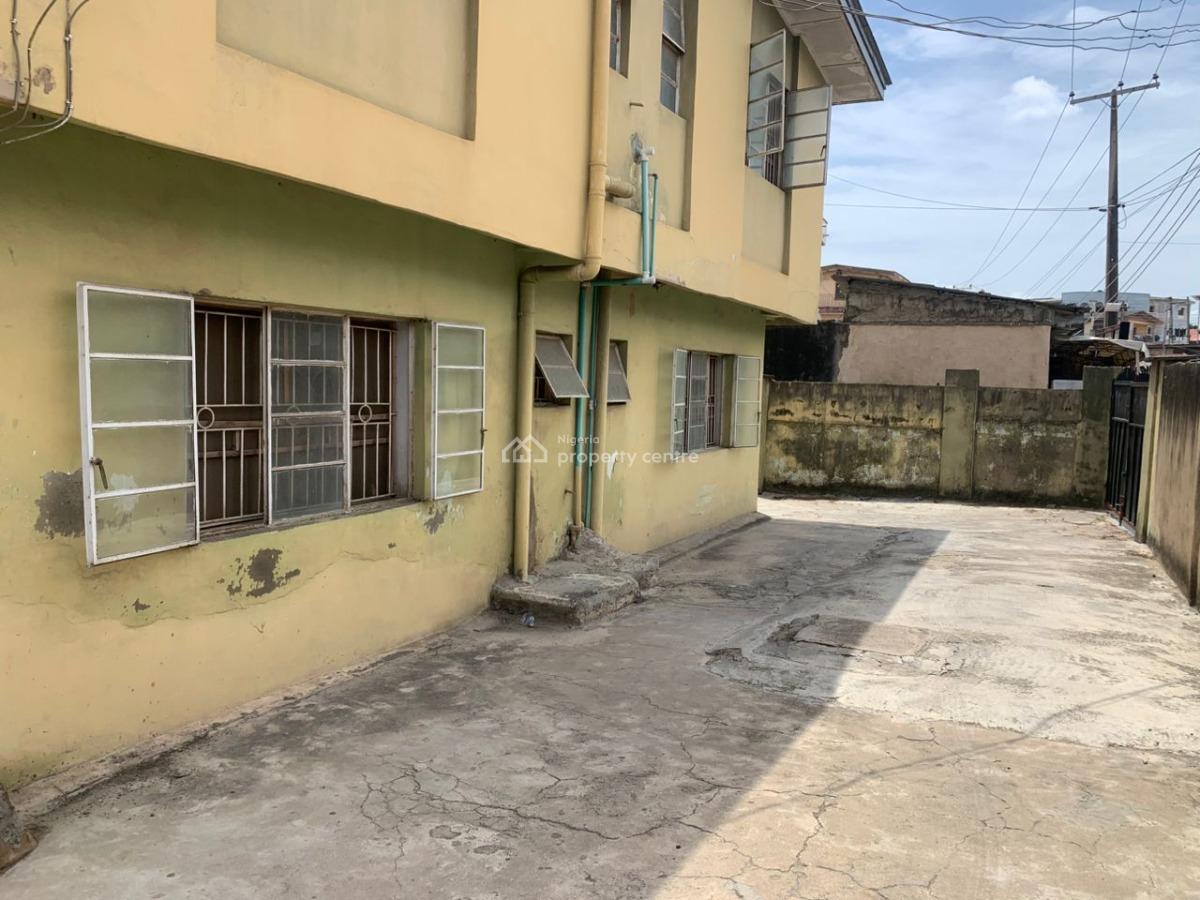 Block of Flat ( 4 Units of 3 Bedroom Flat), Oriola Street, Alapere, Ketu, Lagos, Flat / Apartment for Sale