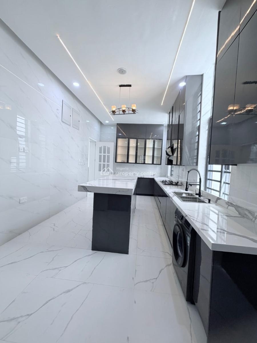 Own This Stunning 5 Bedroom Detached Duplex with Bq in The Heart of Le, Lekki, Lagos, Detached Duplex for Sale