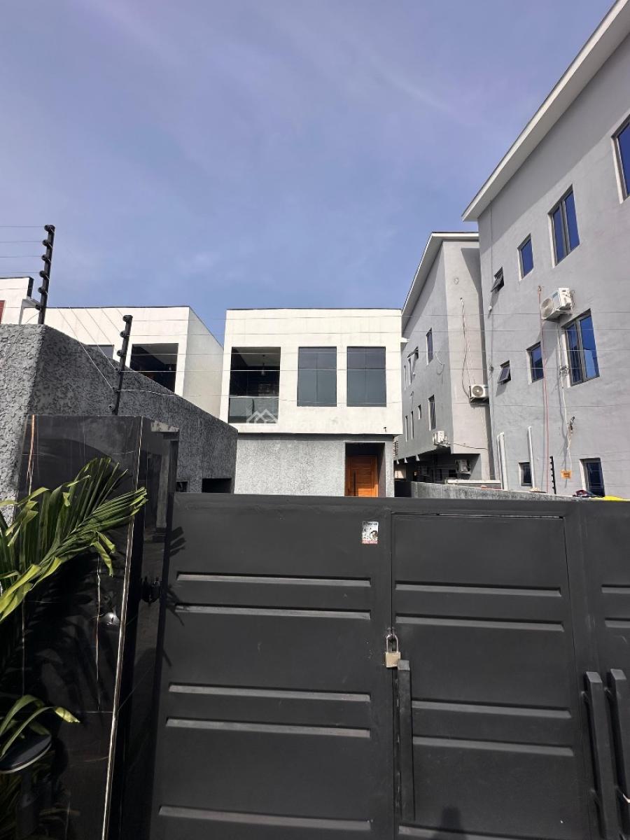 5 Bedroom Fully Detached Duplex with Bq, Ologolo, Lekki, Lagos, Detached Duplex for Sale