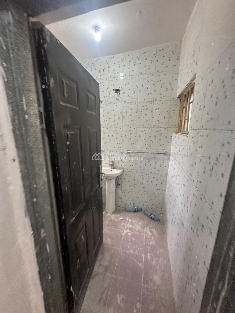 a Very Spacious Room Self Contain Apartment in a Decent Neighborhood, 3rd Avenue, Gwarinpa, Abuja, Self Contain (single Rooms) for Rent