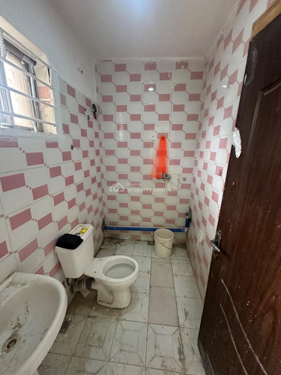 a Studio Kitchen Self Contain Apartment in a Decent Neighborhood, 3rd Avenue, Gwarinpa, Abuja, Self Contain (single Rooms) for Rent