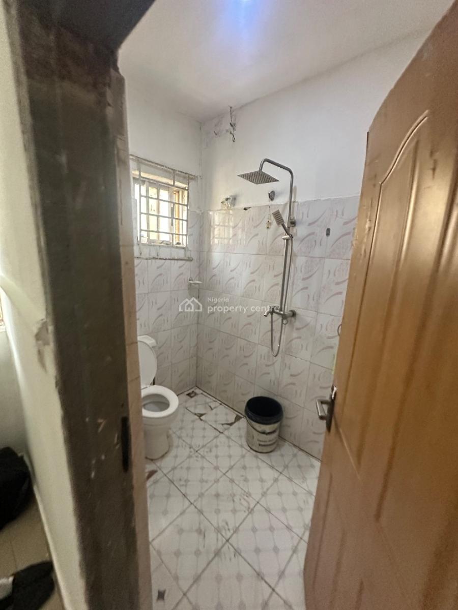 a Spacious Room Self Contain Apartment in a Secured Environment, 3rd Avenue, Gwarinpa, Abuja, Self Contain (single Rooms) for Rent