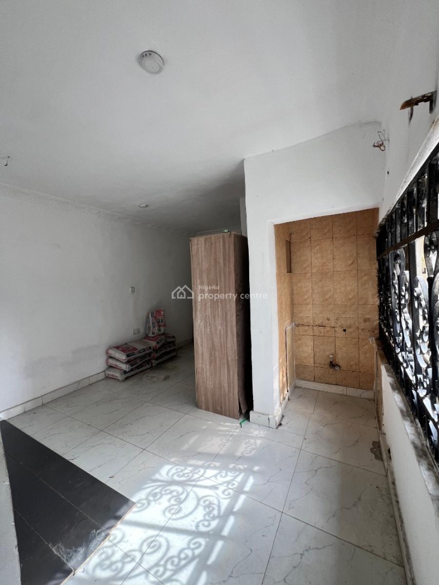 1 Bedroom Apartment, Lekki Phase 1, Lekki, Lagos, Mini Flat (room and Parlour) for Rent