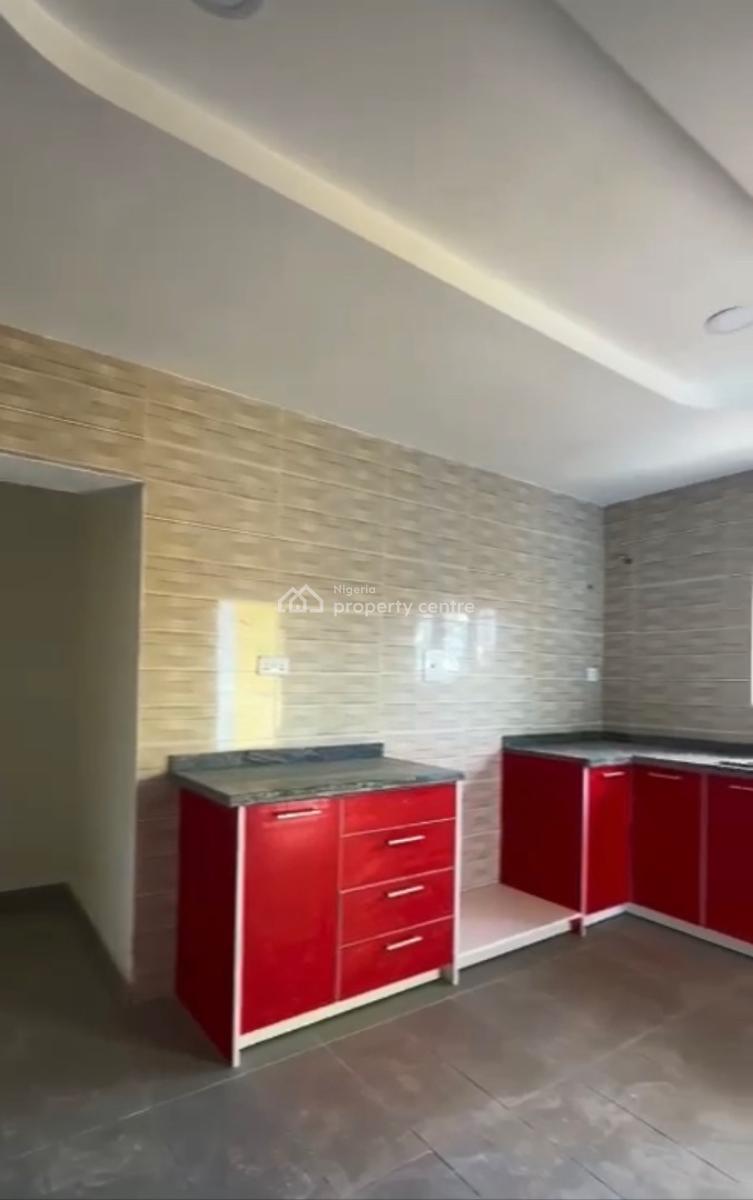 Luxurious Spacious 3bedroom En-suite Flat, Fha Guzape, Guzape District, Abuja, Block of Flats for Sale