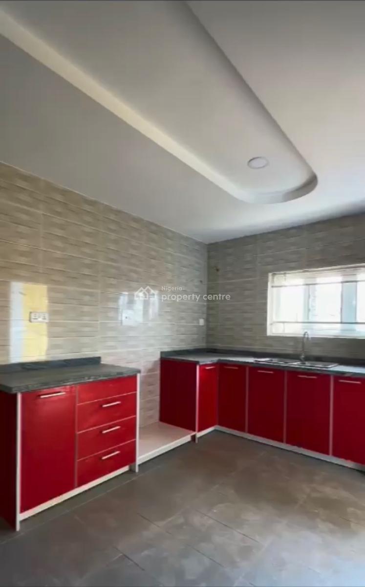 Luxurious Spacious 3bedroom En-suite Flat, Fha Guzape, Guzape District, Abuja, Block of Flats for Sale
