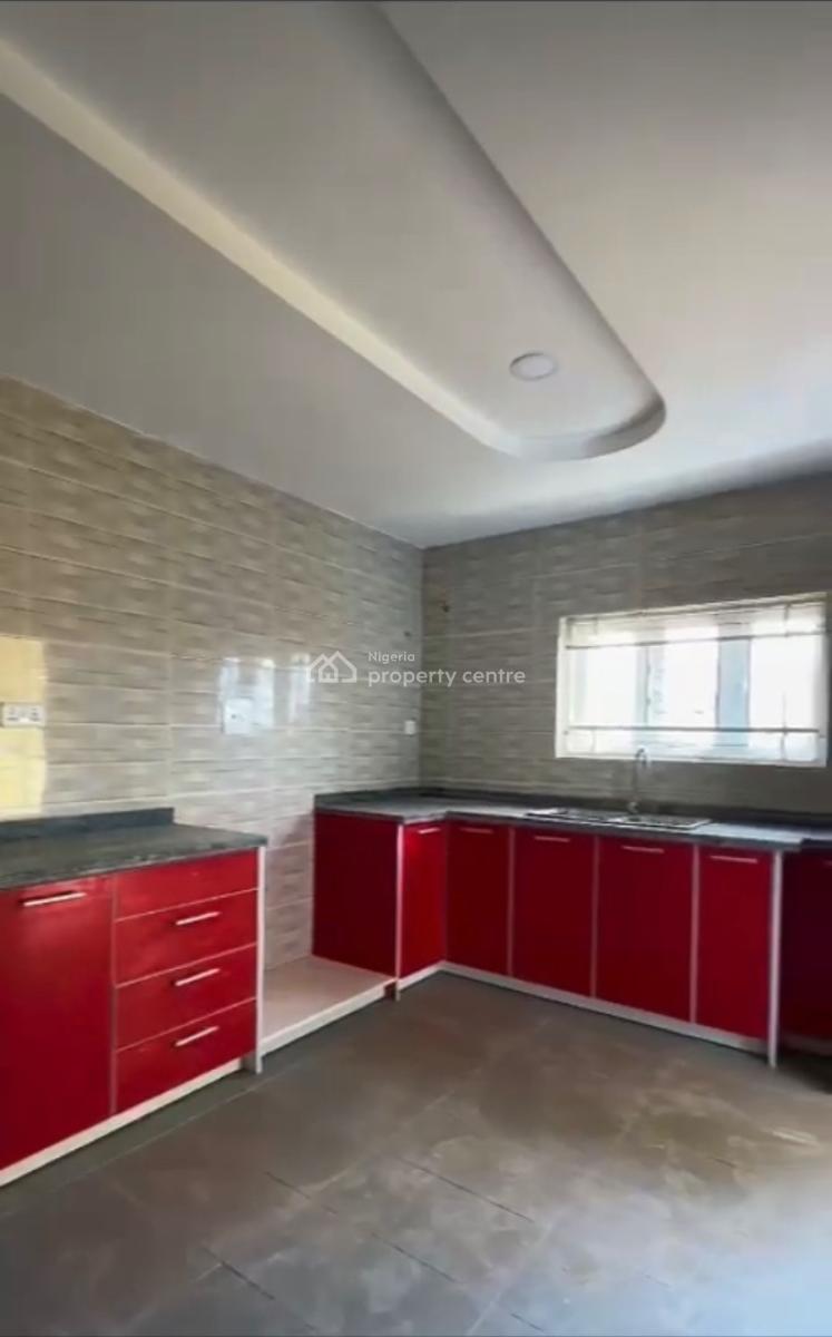 Luxurious Spacious 3bedroom En-suite Flat, Fha Guzape, Guzape District, Abuja, Block of Flats for Sale