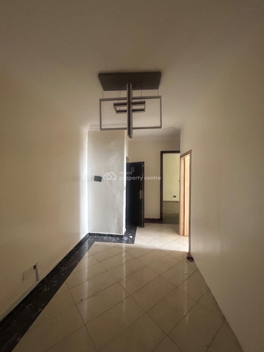 Well Maintained 2 Bedrooms Apartment, Spar Road, Ikate Elegushi, Lekki, Lagos, Flat / Apartment for Sale