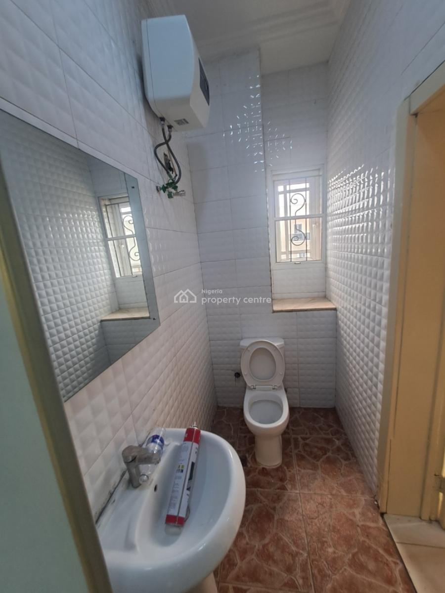 Well Built 3 Bedroom Apartment with Bq in a Gated Estate, Idado, Lekki, Lagos, Flat / Apartment for Rent
