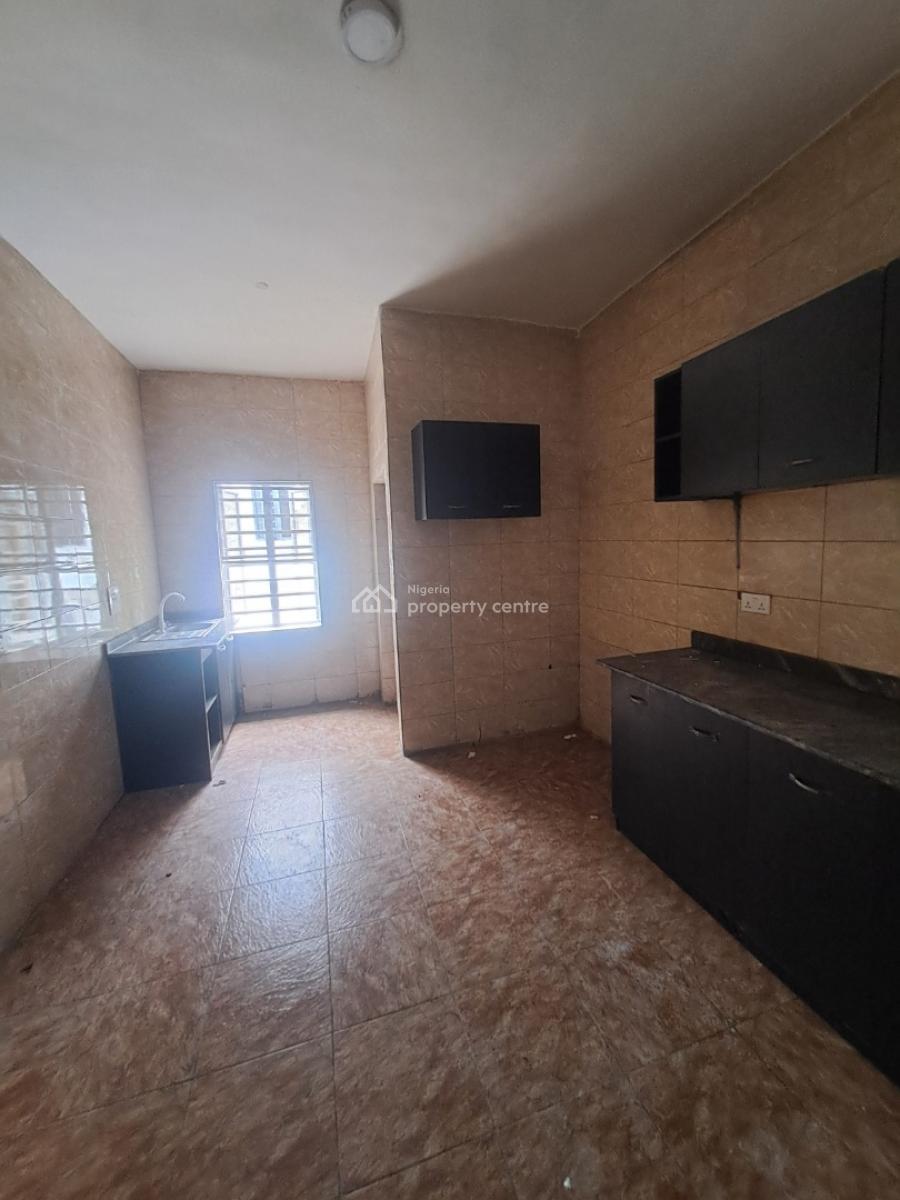 Well Built 3 Bedroom Apartment in a Gated Estate, Osapa, Lekki, Lagos, Flat / Apartment for Rent