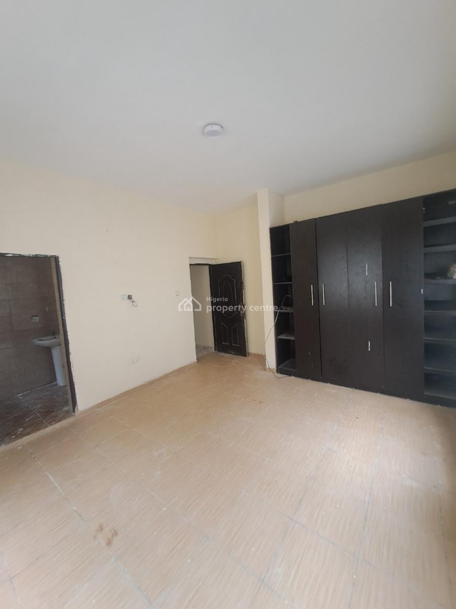 Well Built 3 Bedroom Apartment in a Gated Estate, Osapa, Lekki, Lagos, Flat / Apartment for Rent