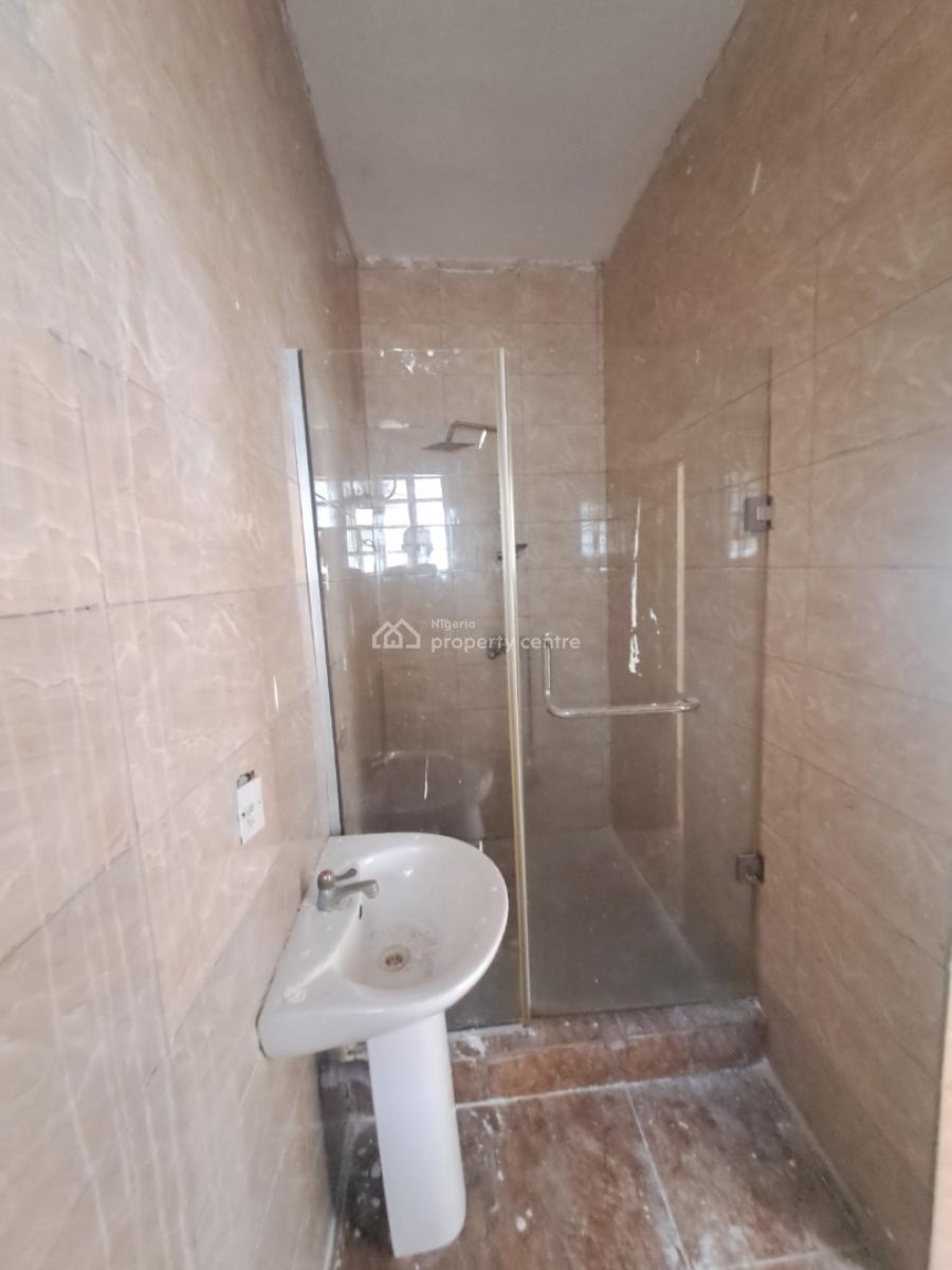 Well Built 3 Bedroom Apartment in a Gated Estate, Osapa, Lekki, Lagos, Flat / Apartment for Rent