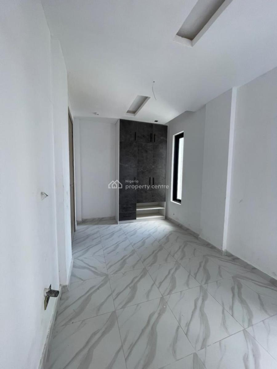 Spacious 1 Bedroom Apartment, Freedom Way, Lekki Phase 1, Lekki, Lagos, Flat / Apartment for Sale