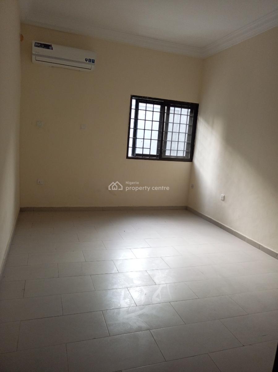 Spacious 3 Bedroom with Bq Pool Gym 24hours Light, Off Admiralty Way, Lekki Phase 1, Lekki, Lagos, Flat / Apartment for Rent