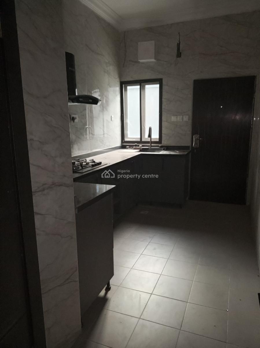Spacious 3 Bedroom with Bq Pool Gym 24hours Light, Off Admiralty Way, Lekki Phase 1, Lekki, Lagos, Flat / Apartment for Rent