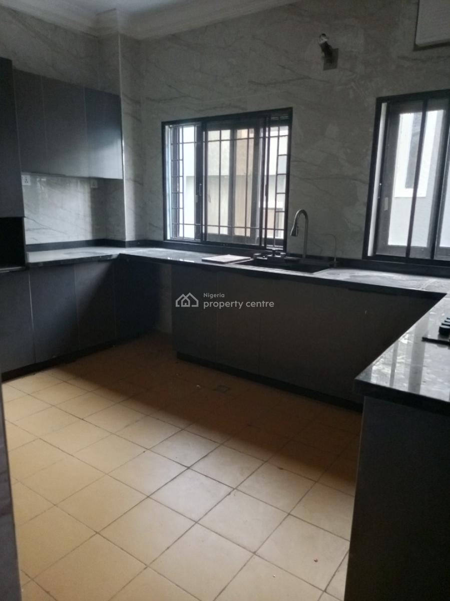 Large 3bedroom with Bq 6acs Pool Gym 24hours Light, Off Admiralty Way, Lekki Phase 1, Lekki, Lagos, Flat / Apartment for Rent