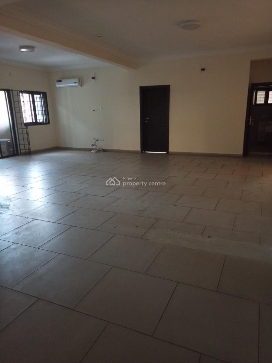 Large 3bedroom with Bq 6acs Pool Gym 24hours Light, Off Admiralty Way, Lekki Phase 1, Lekki, Lagos, Flat / Apartment for Rent
