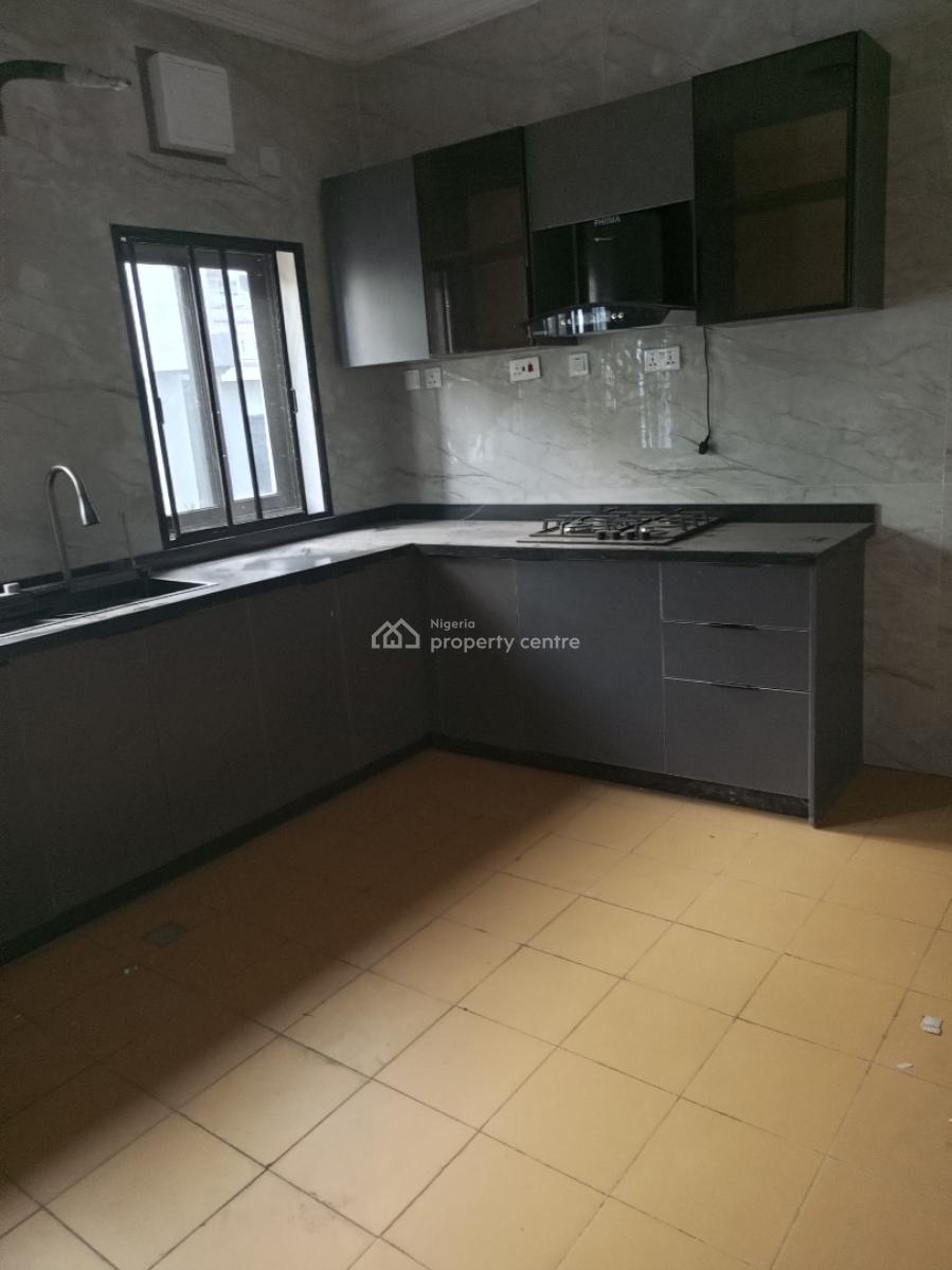 Large 3bedroom with Bq 6acs Pool Gym 24hours Light, Off Admiralty Way, Lekki Phase 1, Lekki, Lagos, Flat / Apartment for Rent