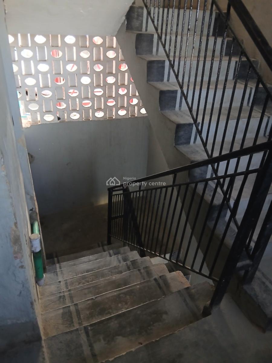 Lovely Refurbished 3 Bedroom, Yaba, Lagos, Flat / Apartment for Rent