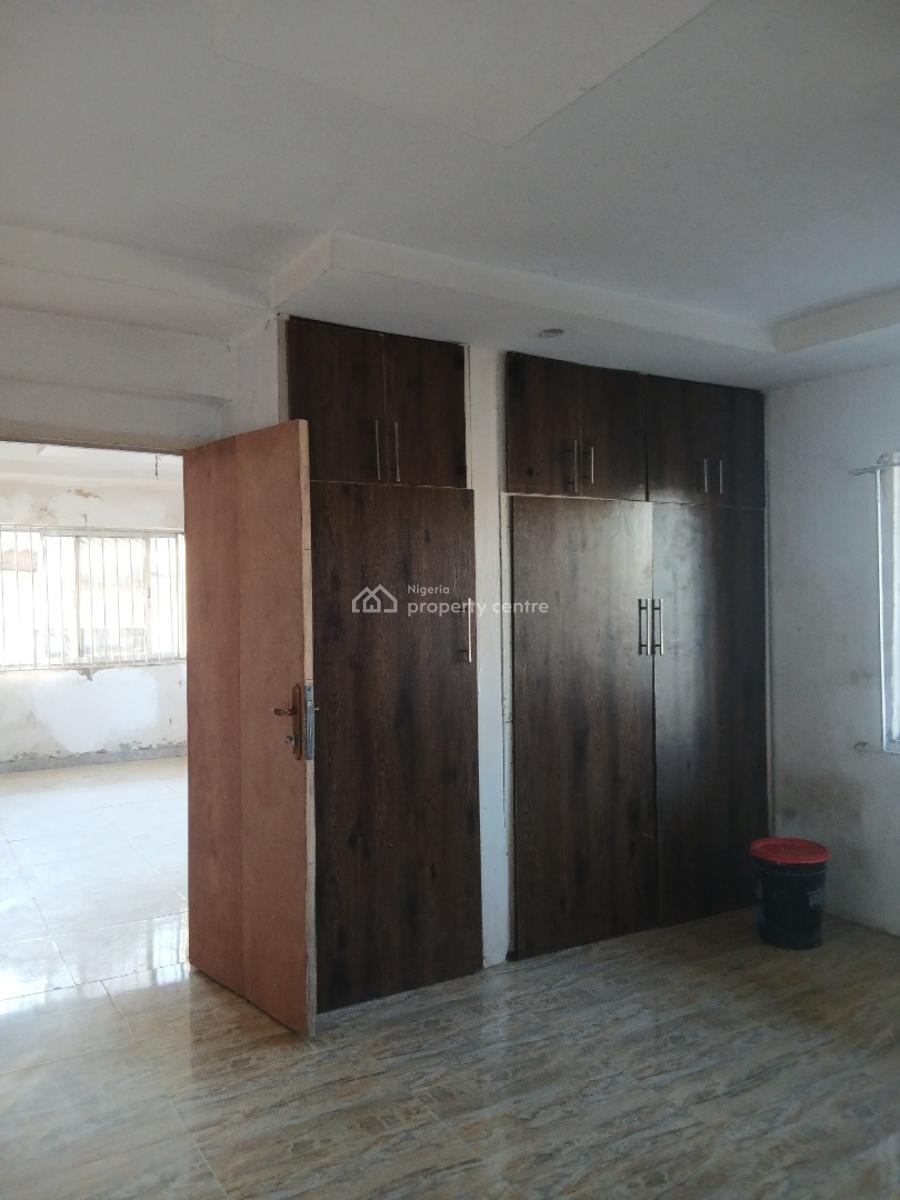 Lovely Refurbished 3 Bedroom, Yaba, Lagos, Flat / Apartment for Rent