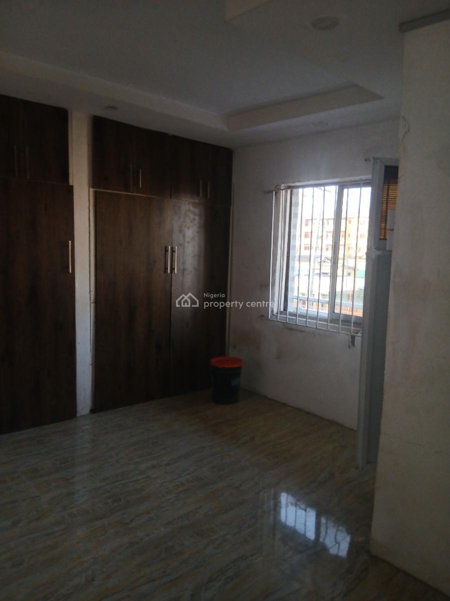 Lovely Refurbished 3 Bedroom, Yaba, Lagos, Flat / Apartment for Rent