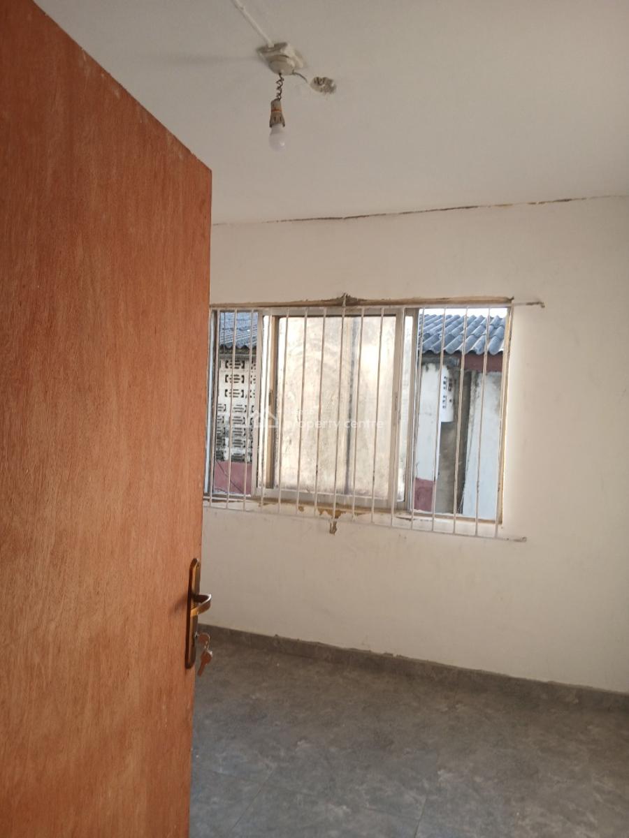 Lovely Refurbished 3 Bedroom, Yaba, Lagos, Flat / Apartment for Rent