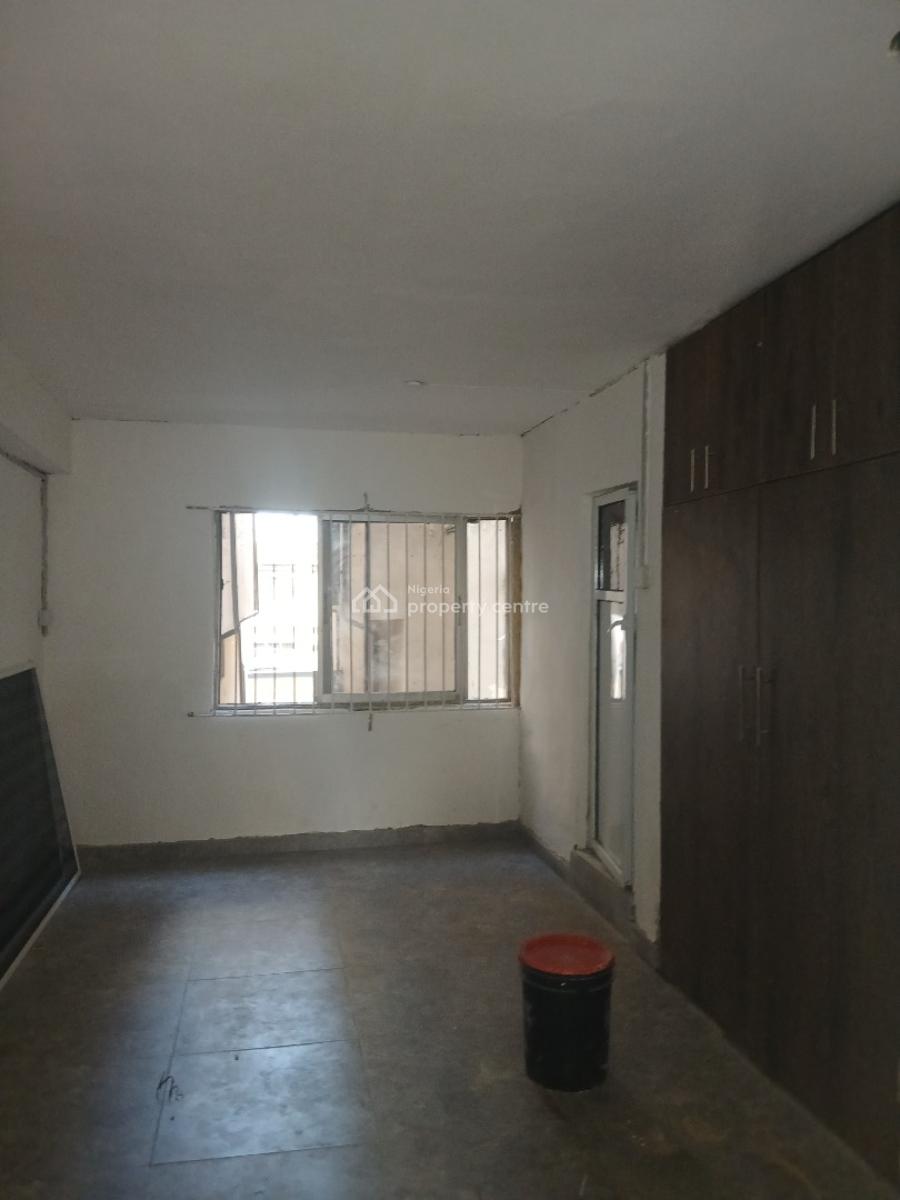 Lovely Refurbished 3 Bedroom, Yaba, Lagos, Flat / Apartment for Rent