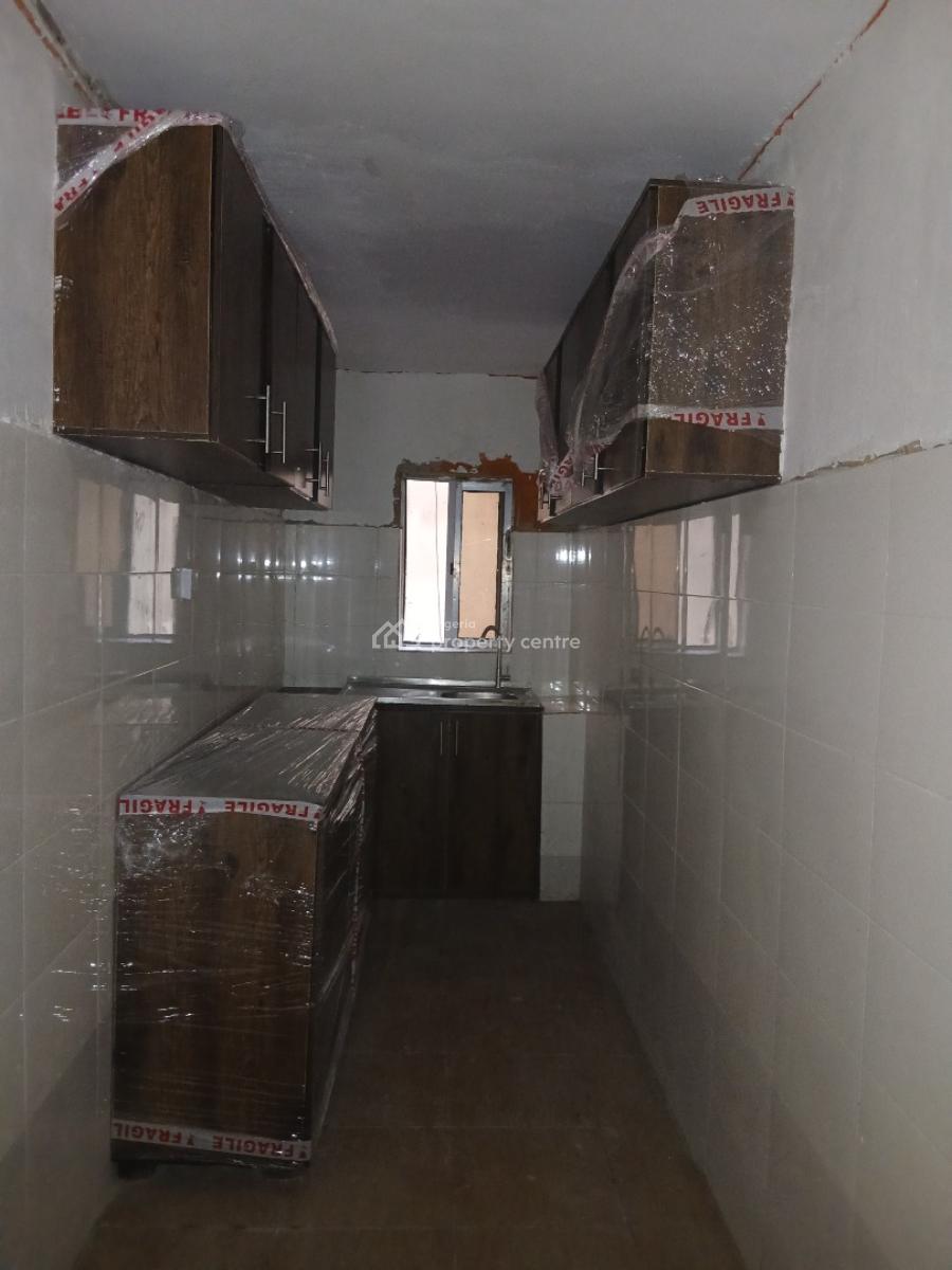 Lovely Refurbished 3 Bedroom, Yaba, Lagos, Flat / Apartment for Rent