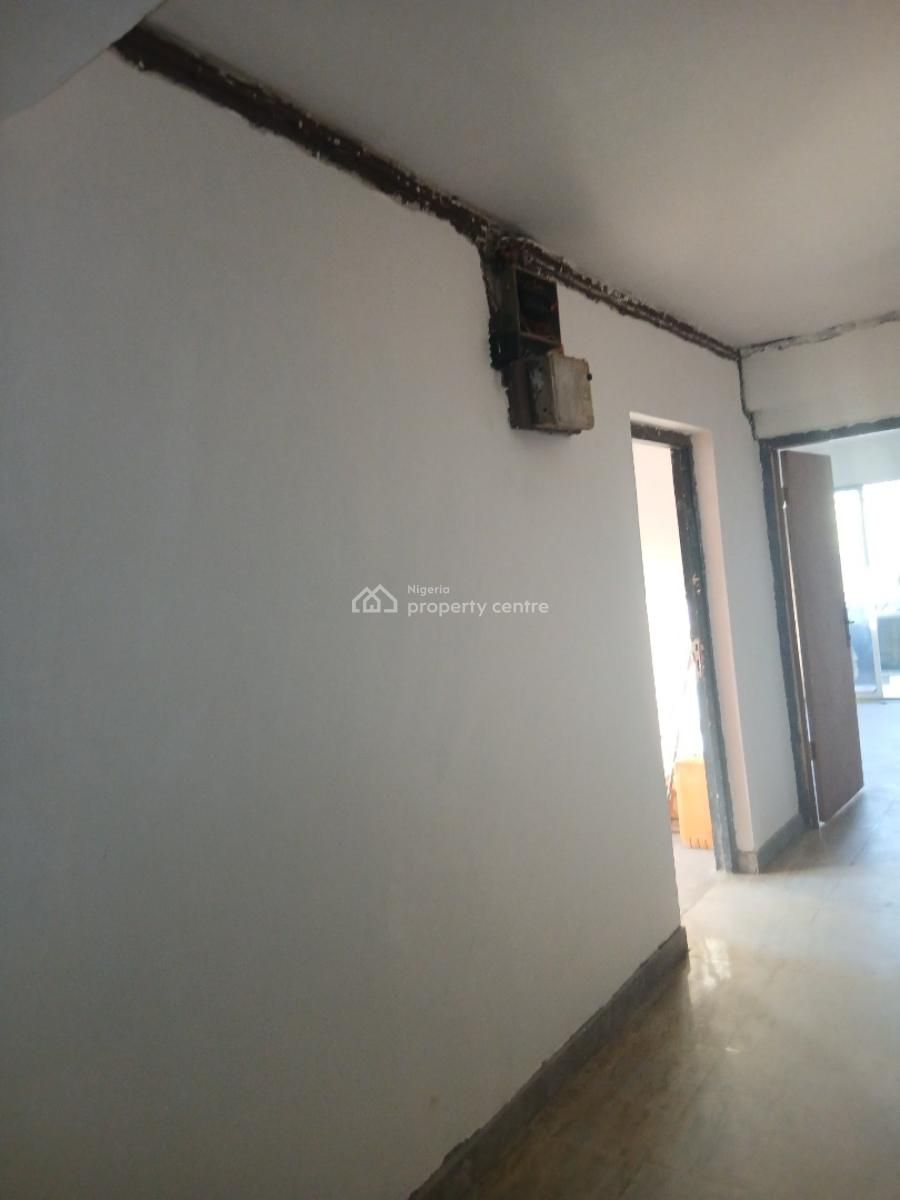 Lovely Refurbished 3 Bedroom, Yaba, Lagos, Flat / Apartment for Rent