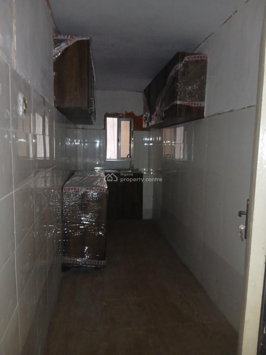 Lovely Refurbished 3 Bedroom, Yaba, Lagos, Flat / Apartment for Rent