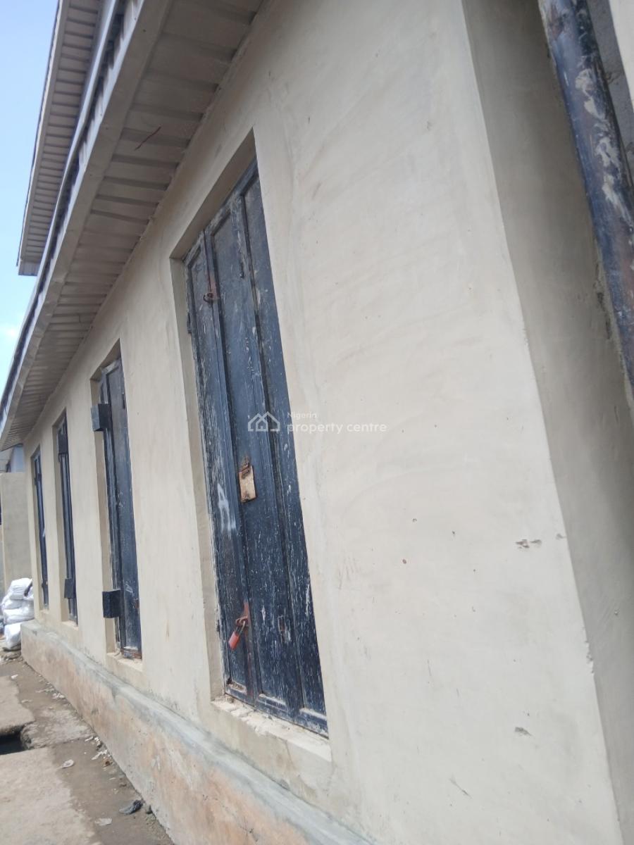 Lovely New Shop, Yaba, Lagos, Shop for Rent