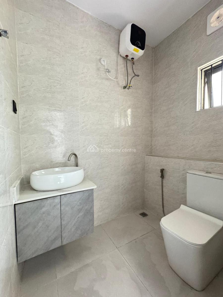 Stunning 4 Bedroom Terrace Duplex with Bq and Spacious Compound., Obanikoro, Shomolu, Lagos, Terraced Duplex for Sale