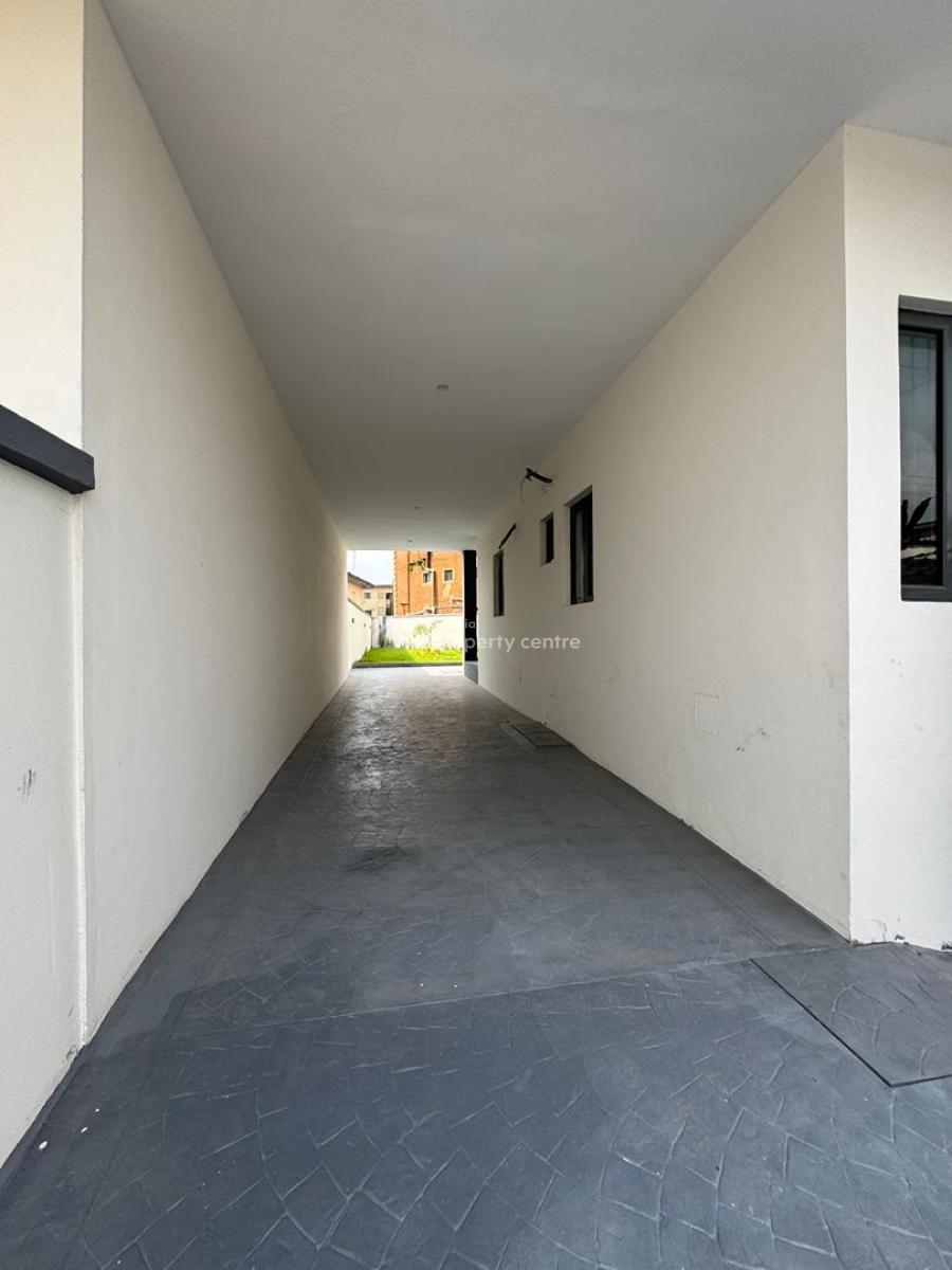 Stunning 4 Bedroom Terrace Duplex with Bq and Spacious Compound., Obanikoro, Shomolu, Lagos, Terraced Duplex for Sale