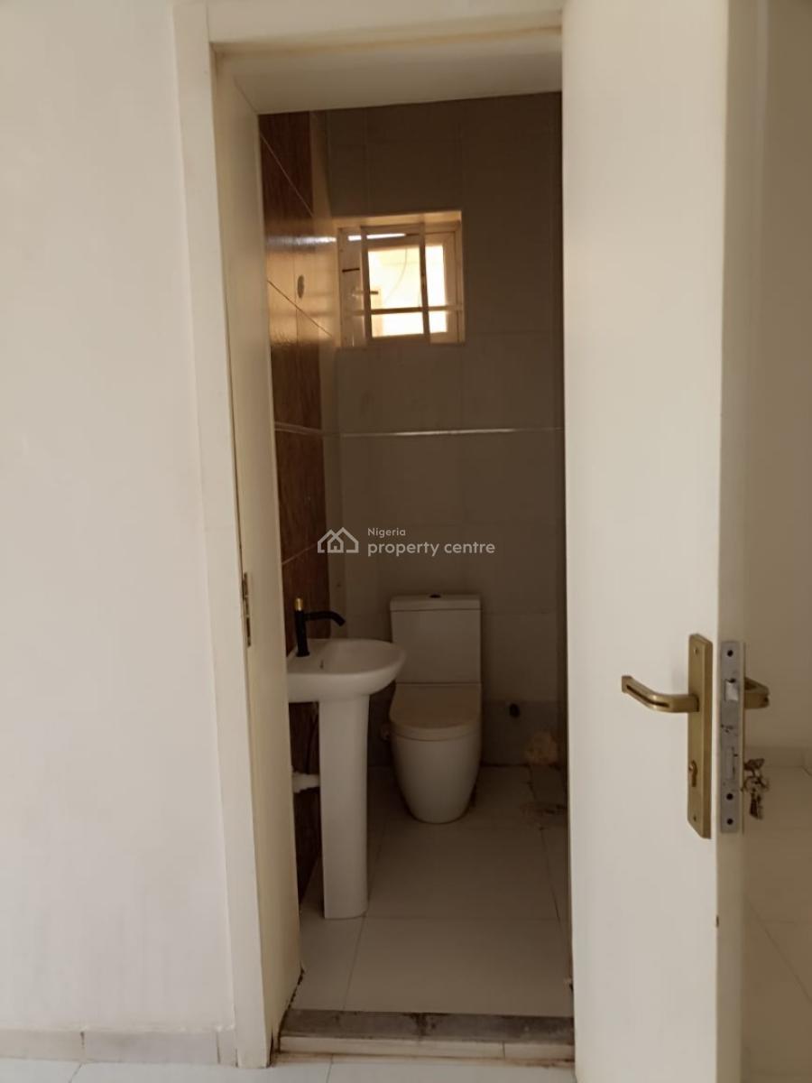 4 Bedroom Semi-detached Duplex with Bq, Osapa, Lekki, Lagos, Semi-detached Duplex for Rent