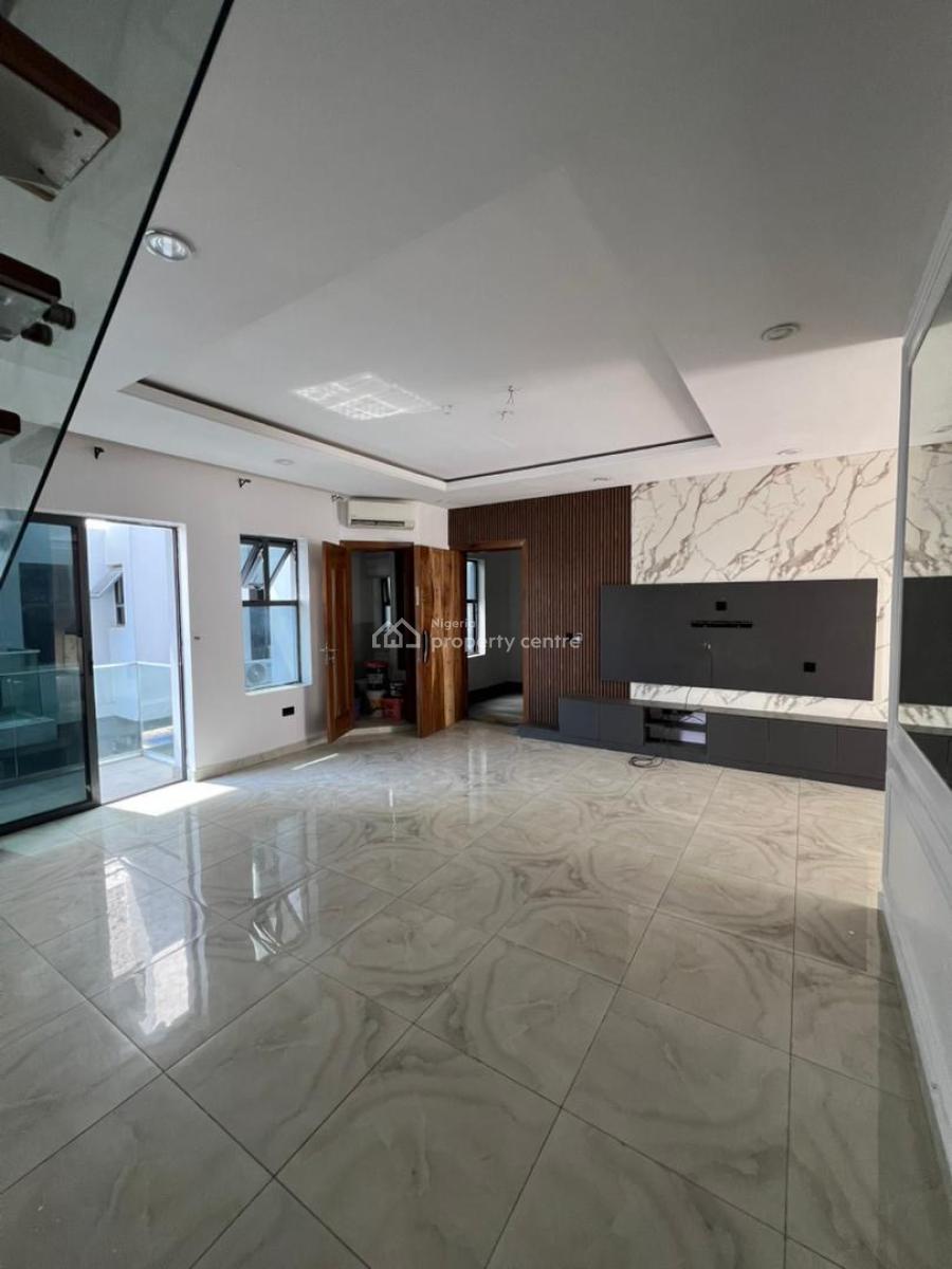 2 Bedrooms, Lekki Phase 1, Lekki, Lagos, Terraced Duplex for Rent