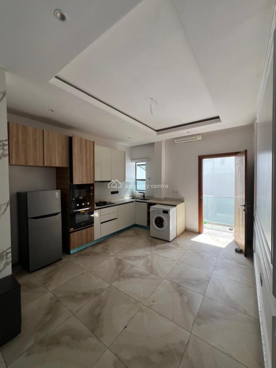 2 Bedrooms, Lekki Phase 1, Lekki, Lagos, Terraced Duplex for Rent