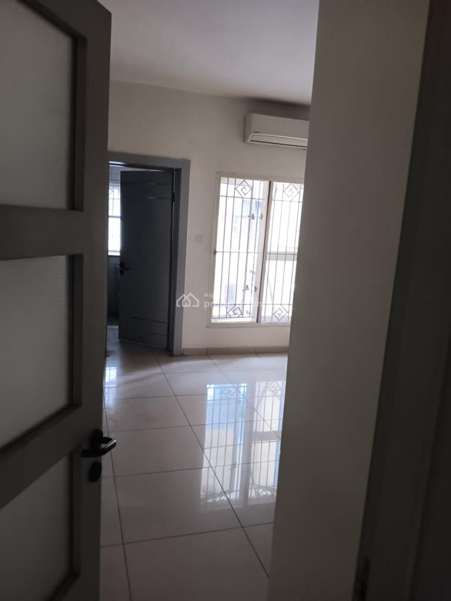 Commercial 4bedroom Terrace with Bq Fast Fingers, Directly on Admiralty Way, Lekki Phase 1, Lekki, Lagos, Terraced Duplex for Rent
