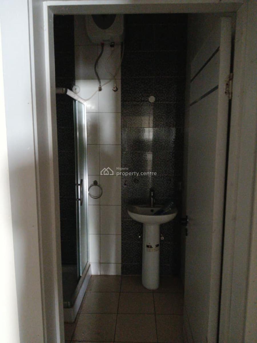 Commercial 4bedroom Terrace with Bq Fast Fingers, Directly on Admiralty Way, Lekki Phase 1, Lekki, Lagos, Terraced Duplex for Rent