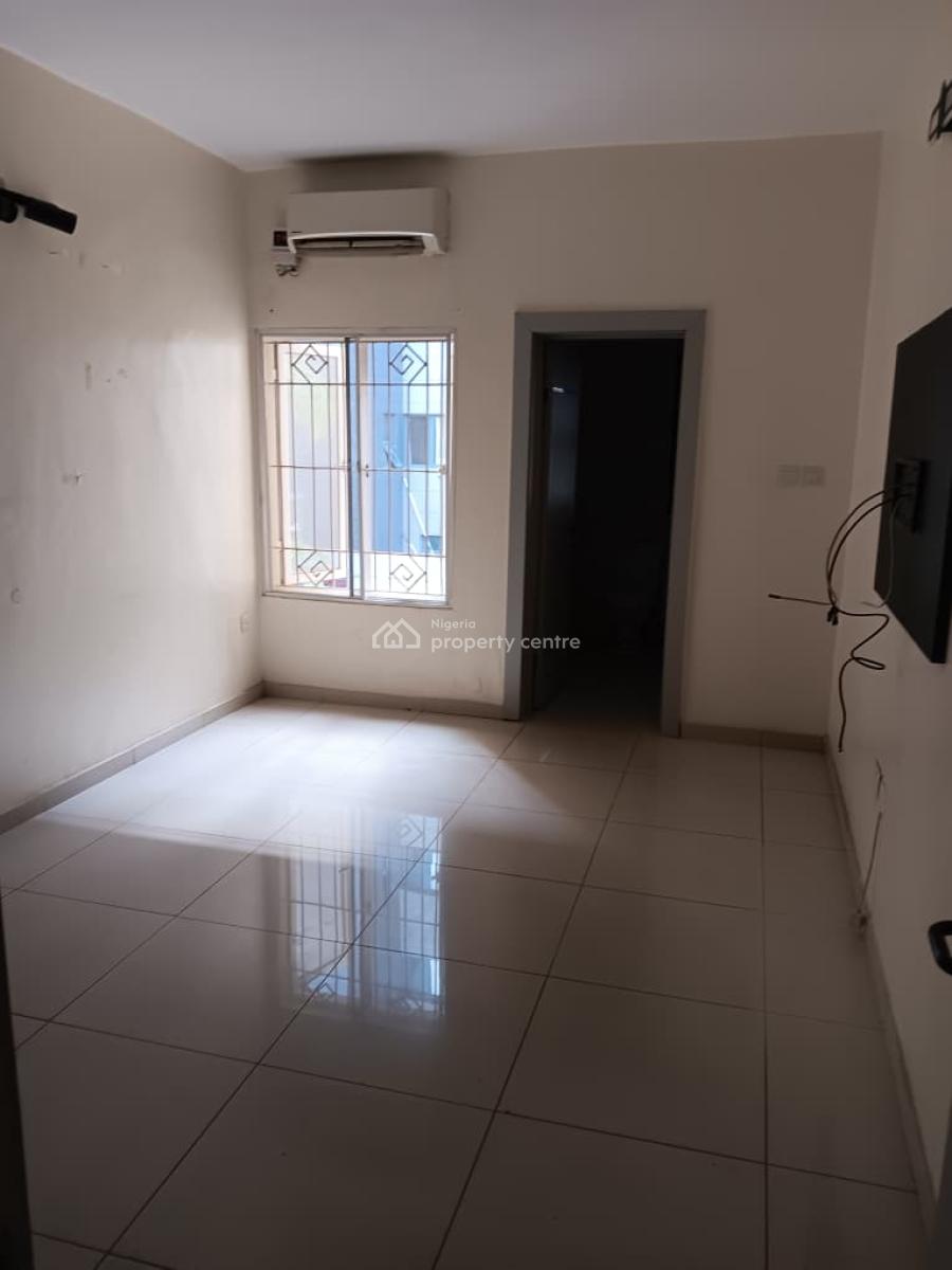 Commercial 4bedroom Terrace with Bq Fast Fingers, Directly on Admiralty Way, Lekki Phase 1, Lekki, Lagos, Terraced Duplex for Rent