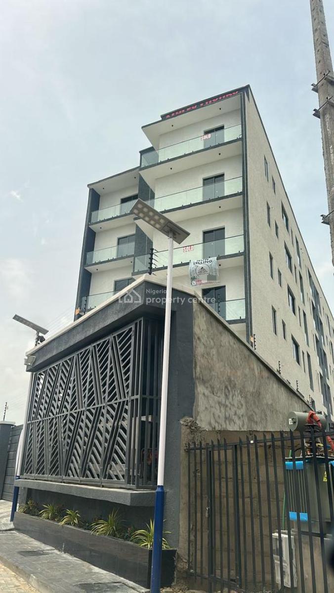 Luxurious & Spacious 3 Bedroom Apartment, Off Freedomway, Lekki, Lagos, Flat / Apartment for Sale