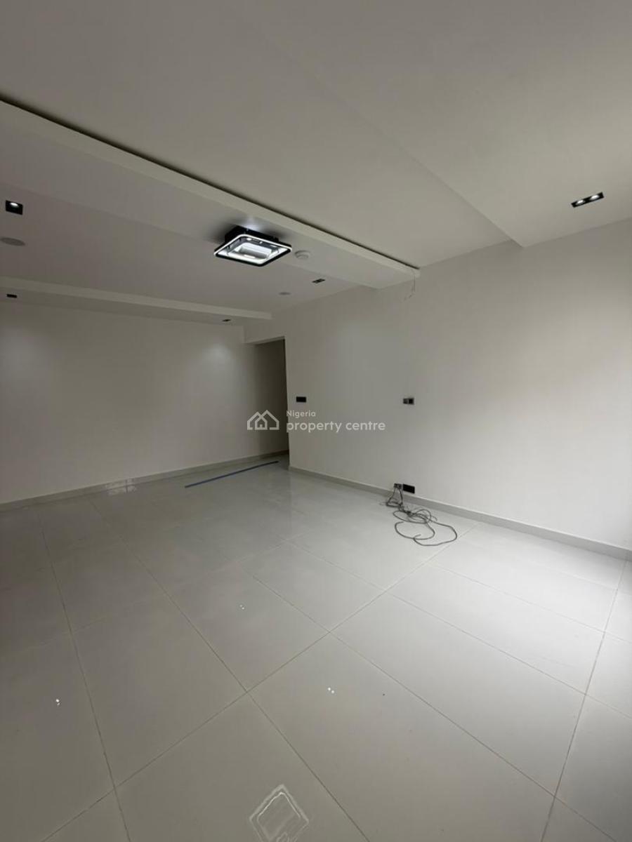 Luxurious & Spacious 3 Bedroom Apartment, Off Freedomway, Lekki, Lagos, Flat / Apartment for Sale