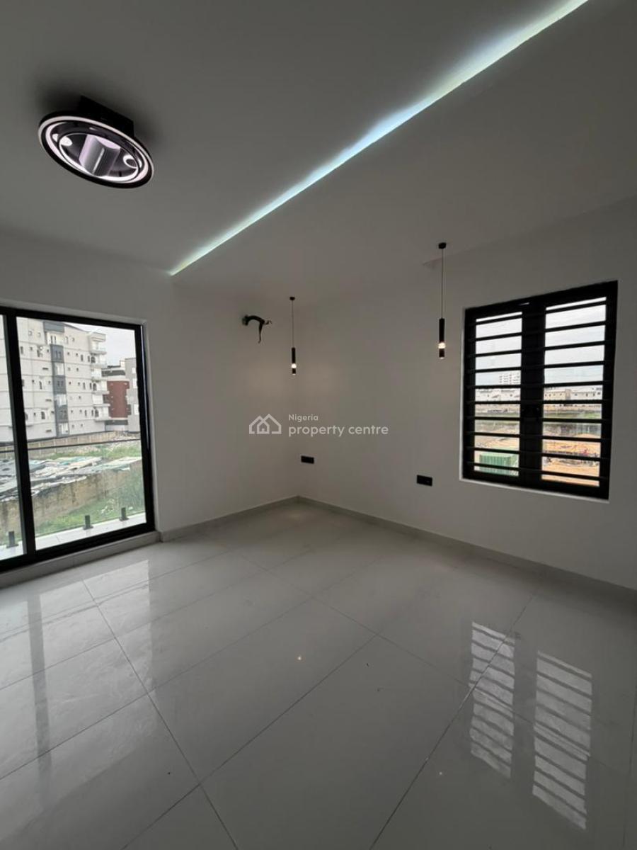 Luxurious & Spacious 3 Bedroom Apartment, Off Freedomway, Lekki, Lagos, Flat / Apartment for Sale