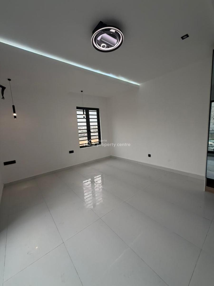 Luxurious & Spacious 3 Bedroom Apartment, Off Freedomway, Lekki, Lagos, Flat / Apartment for Sale