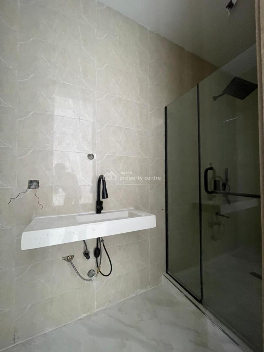Exquisite 3 Bedroom Apartment in Strategic Location, Lekki Phase 1, Lekki, Lagos, Flat / Apartment for Sale